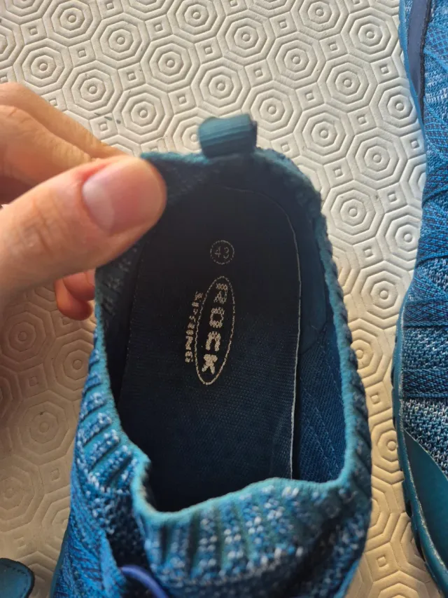 Scarpe barefoot indossate una volta