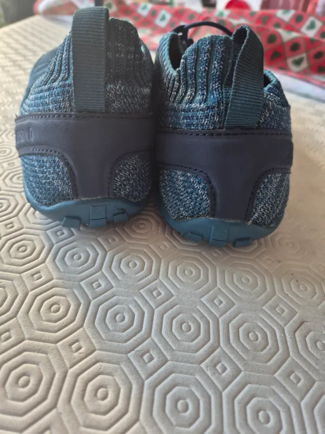 Scarpe barefoot indossate una volta