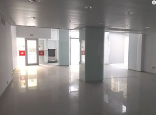 Local comercial en venta en Zona Bahía Blanca en Cádiz