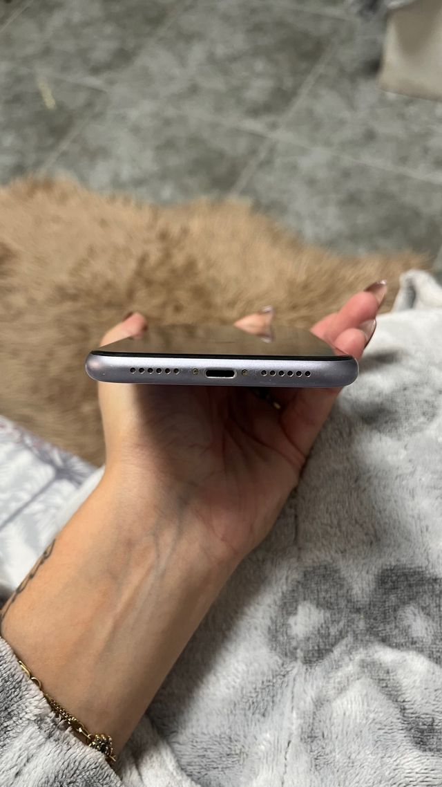 iPhone 11 256GB Viola