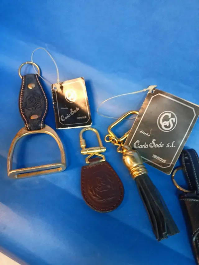 Set di 6 portachiavi in pelle e metallo