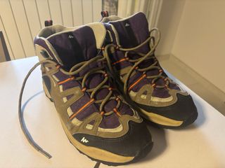 Scarpe trekking Quechua impermeabili marroni/viola