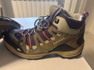 Scarpe trekking Quechua impermeabili marroni/viola