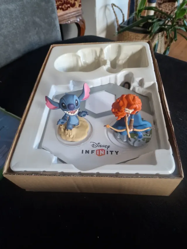 Figuras Disney Infinity Stitch y Mérida