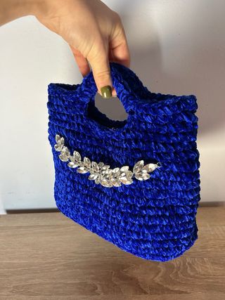 Pochette blu con decorazioni brillanti