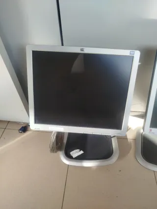 Monitor HP L1750 Plata/Negro