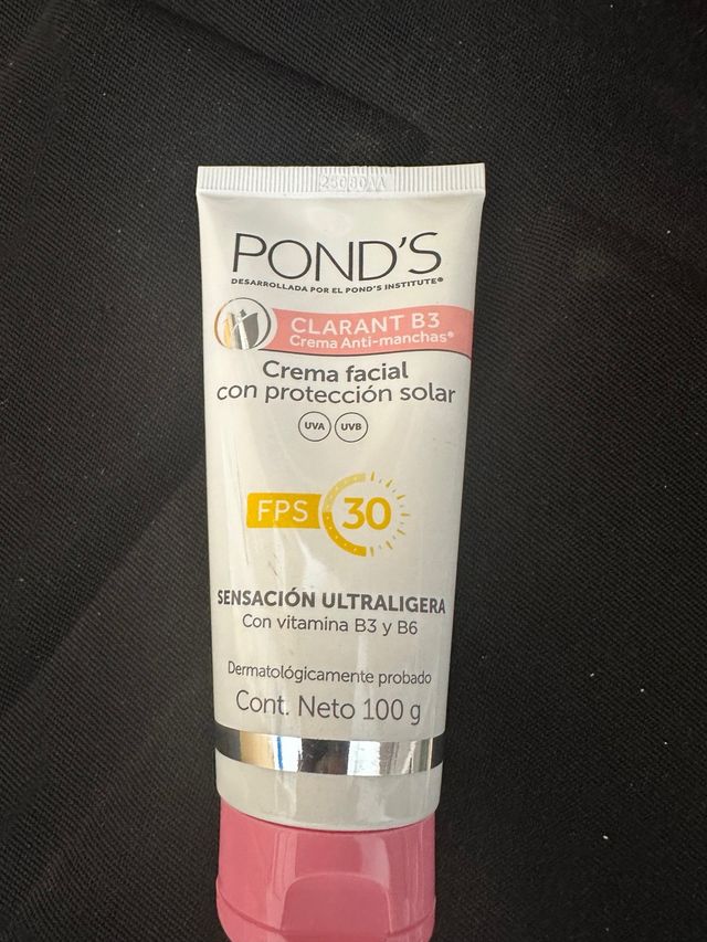 Crema Facial Ponds Clarant B3 FPS 30