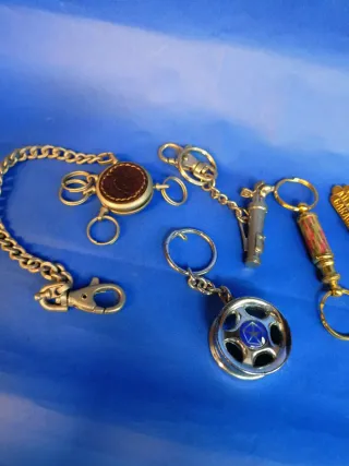 Lote de 6 llaveros variados