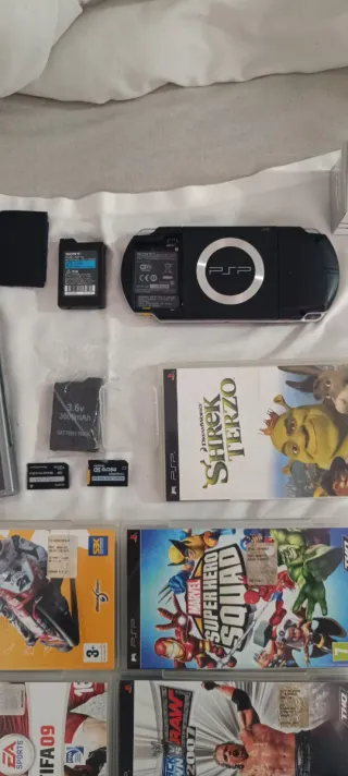 Console PSP 1004 Nera + 6 Giochi