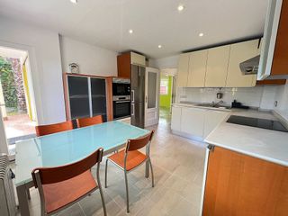 Chalet en alquiler en Espartinas