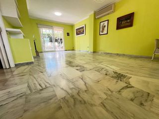 Chalet en alquiler en Espartinas