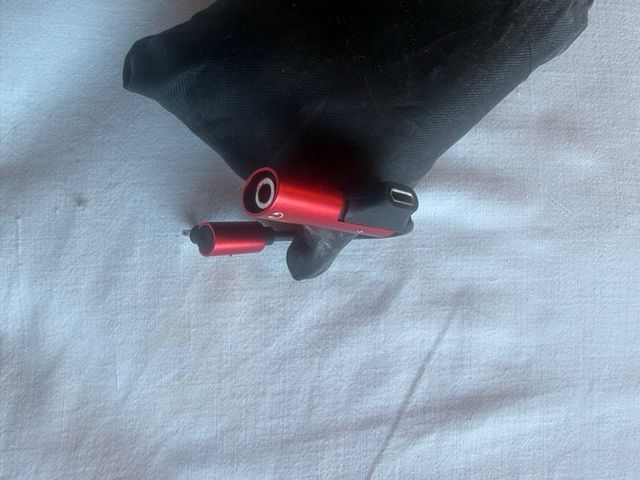Adaptador Lightning Audio y Carga Rojo