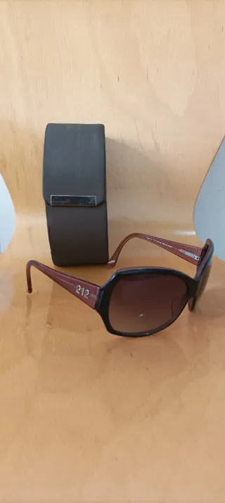 Gafas de sol Carolina Herrera negras y marrones