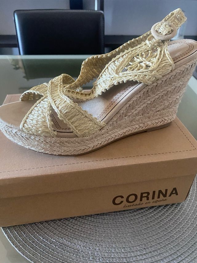 Cuñas Corina Beige Nuevas