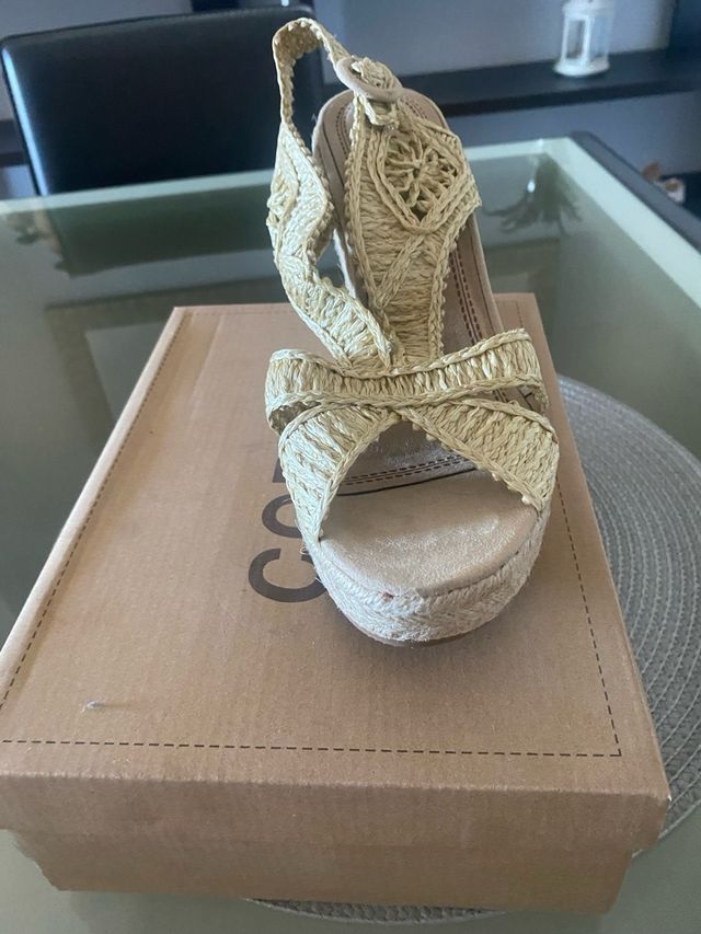 Cuñas Corina Beige Nuevas