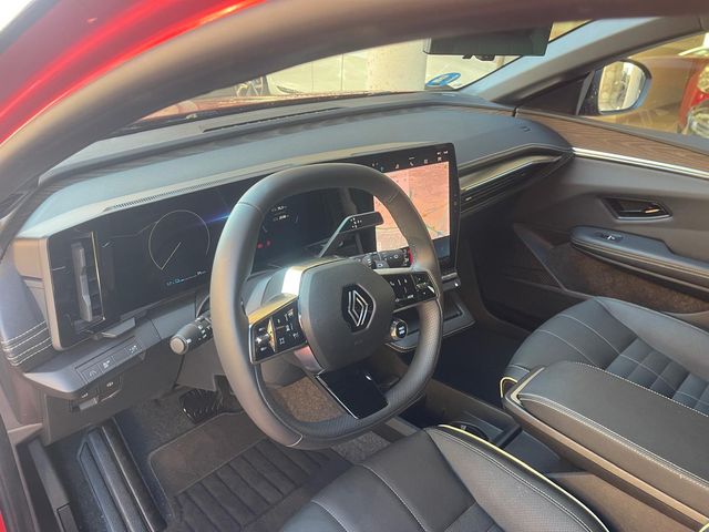 RENAULT  MEGANE E-TECH - AÑO 2023 - 27.900€
