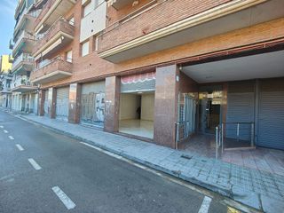 Local comercial en alquiler en Montcada Centre - La Ribera en Montcada i Reixac