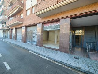 Local comercial en alquiler en Montcada Centre - La Ribera en Montcada i Reixac