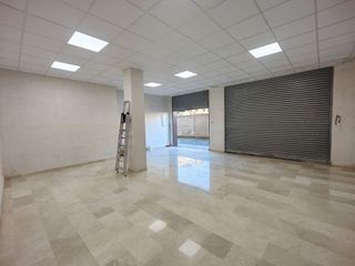 Local comercial en alquiler en Montcada Centre - La Ribera en Montcada i Reixac