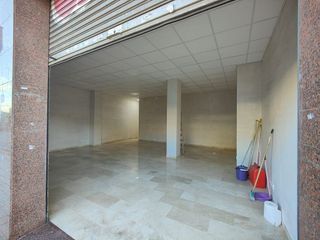 Local comercial en alquiler en Montcada Centre - La Ribera en Montcada i Reixac