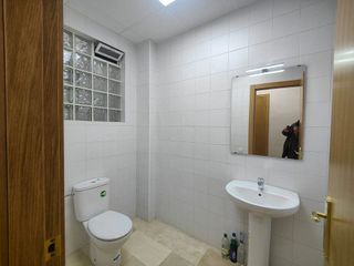 Local comercial en alquiler en Montcada Centre - La Ribera en Montcada i Reixac