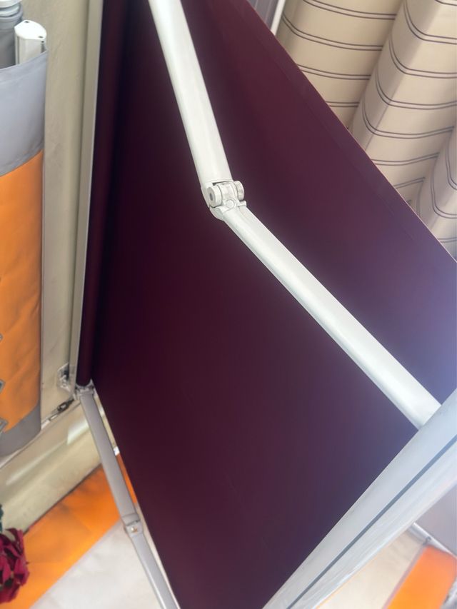 Toldo articulado Cofre