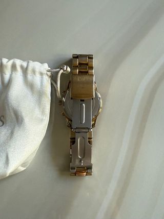 Reloj Guess Dorado Mujer