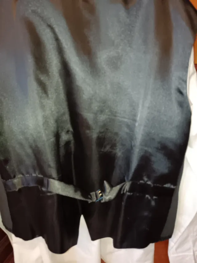 Chaleco terciopelo Isa Baturro y camisa.