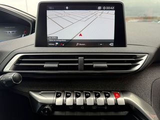 Peugeot 3008 1.2 PURETECH 96KW (130CV) ALLURE S&S