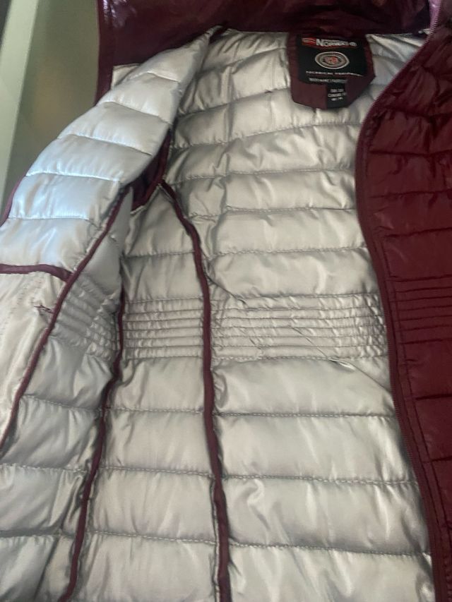 Plumas ligero 3/4 tono burdeos Talla M burdeos