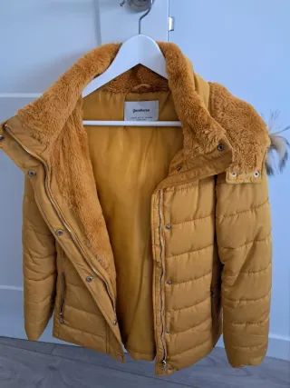 Plumífero Stradivarius Amarillo Talla s