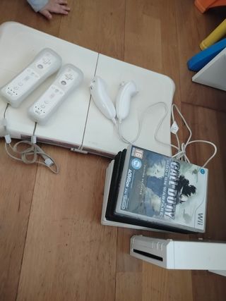 Consola Wii + 2 Mandos + 9 juegos