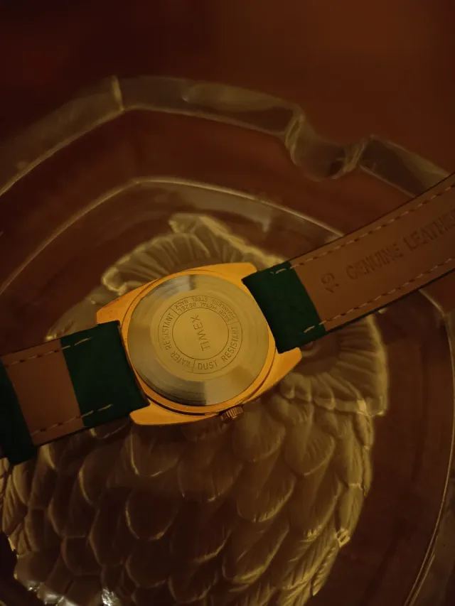 Reloj Timex Mecánico Dorado Correa Verde