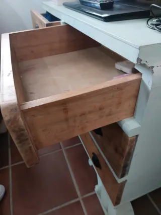 Cómoda antigua de madera