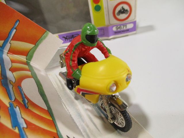 NO ENVÍO - NORTON 1:32 ORIGINAL BRITAINS AÑO 1974