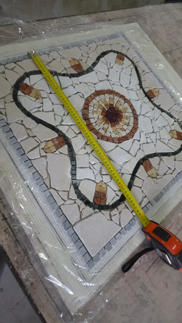 Mosaico in marmo fatto a mano