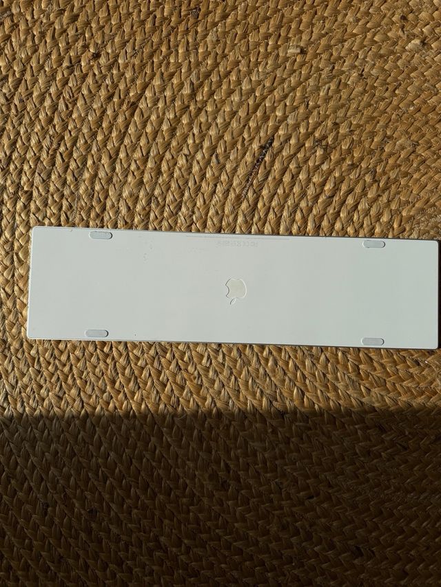 Teclado Apple Inalámbrico Gris/Blanco