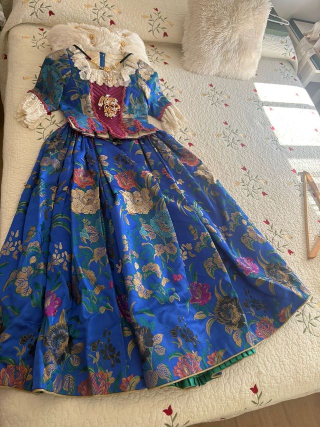 Traje Alicantina bordado