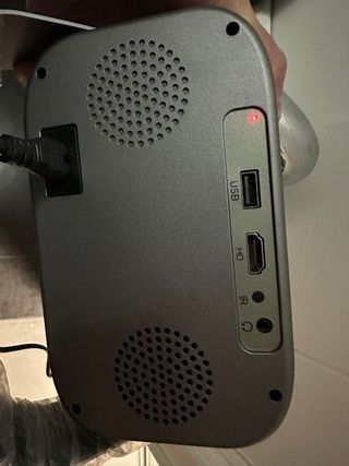 Proyector Portátil Negro y Plateado