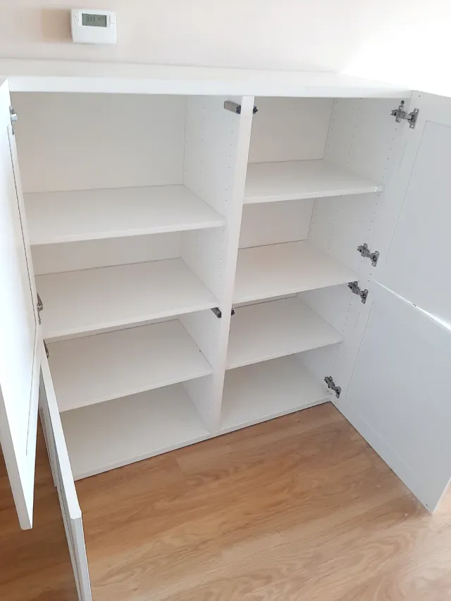 Aparador Ikea Blanco Puertas y Estantes