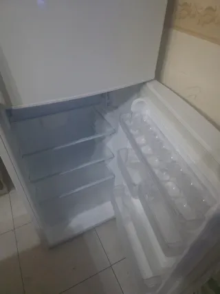 Frigorifero Sharp Bianco