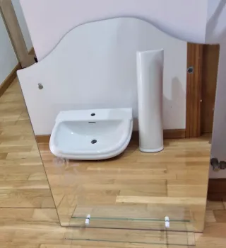 Lavabo y Pedestal Roca. Lavabo 62cm. Espejo gratis
