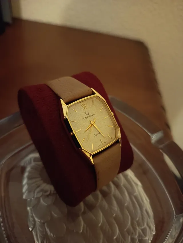 Reloj Certina Quartz Dorado