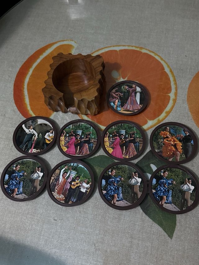 Set di 9 sottobicchieri in legno con fiori