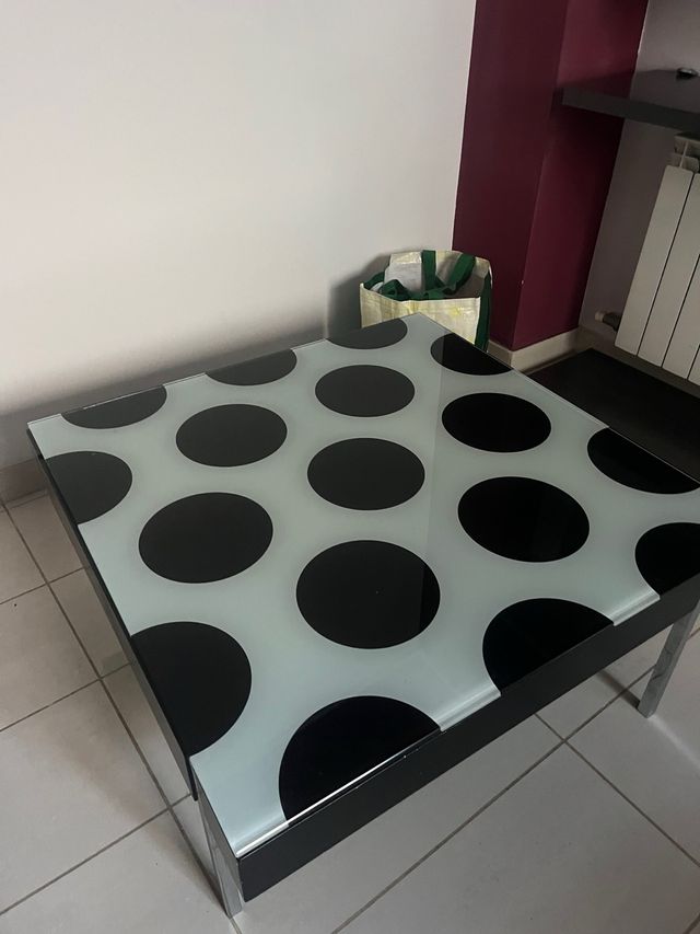 Mesa auxiliar cristal y metal