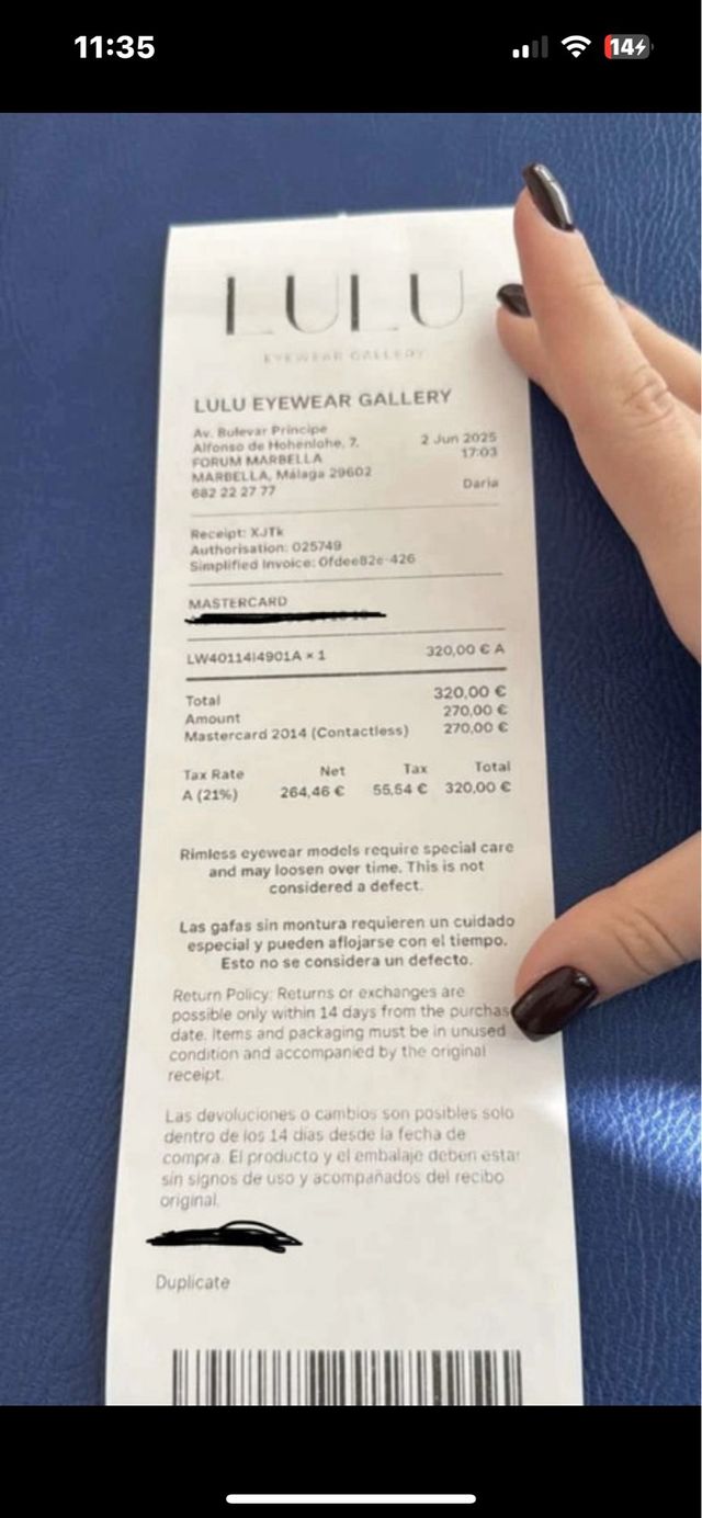 Gafas de sol Loewe negras y doradas