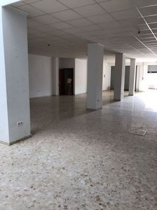 Local comercial en venta en Lora del Río