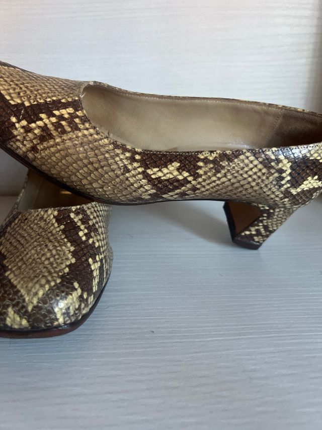 Zapatos de tacón serpiente