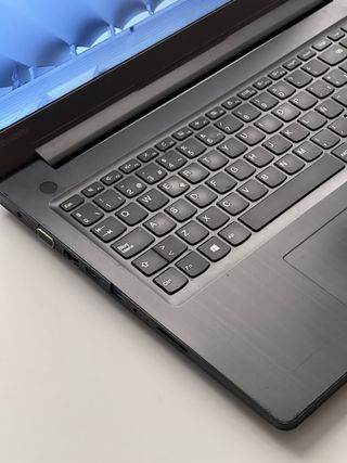 Lenovo IdeaPad i7-7500U / 12 GB RAM / SSD 894 GB