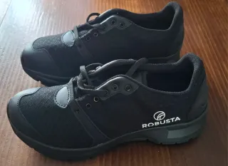 Zapatos de trabajo Robusta negros